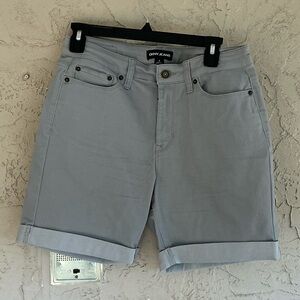 DKNY Women’s Bermuda Shorts Mid-Rise 5-Pocket Grey Stretch Size 6